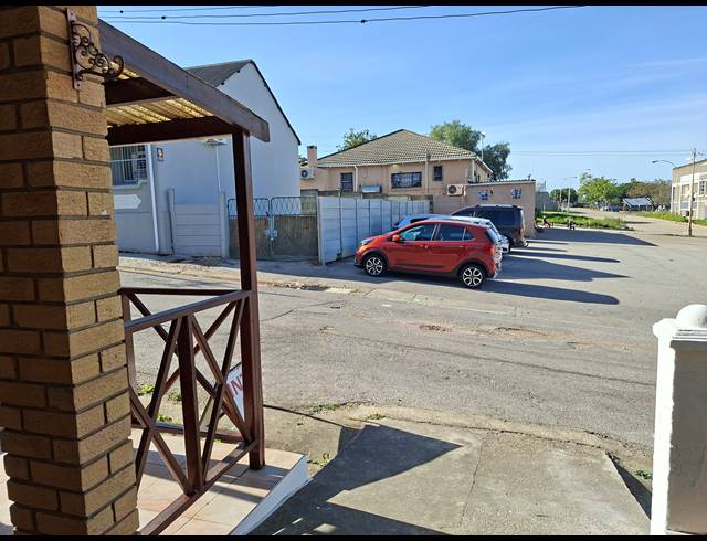 M² OFFICE FOR SALE IN UITENHAGE CENTRAL